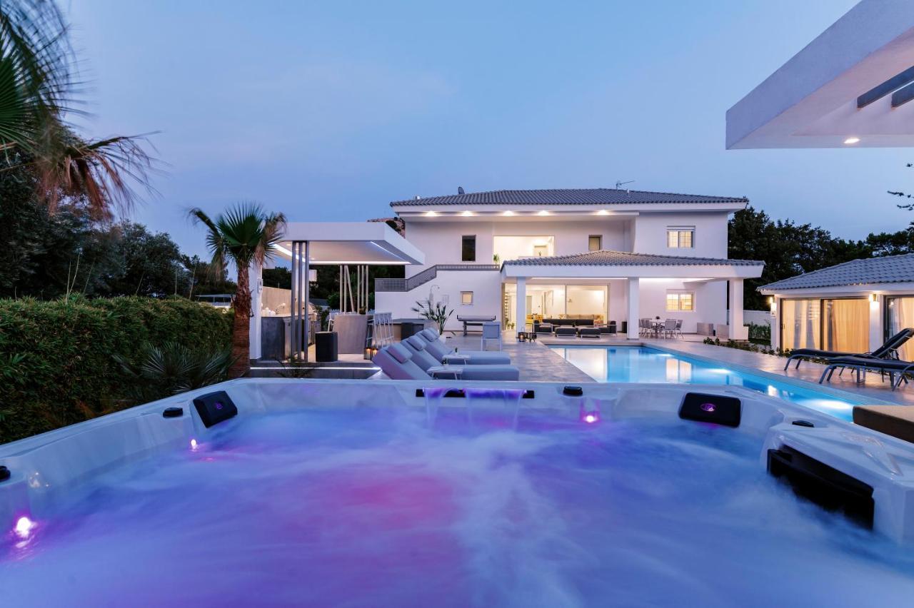 Vila M Mansion Pefki Exteriér fotografie